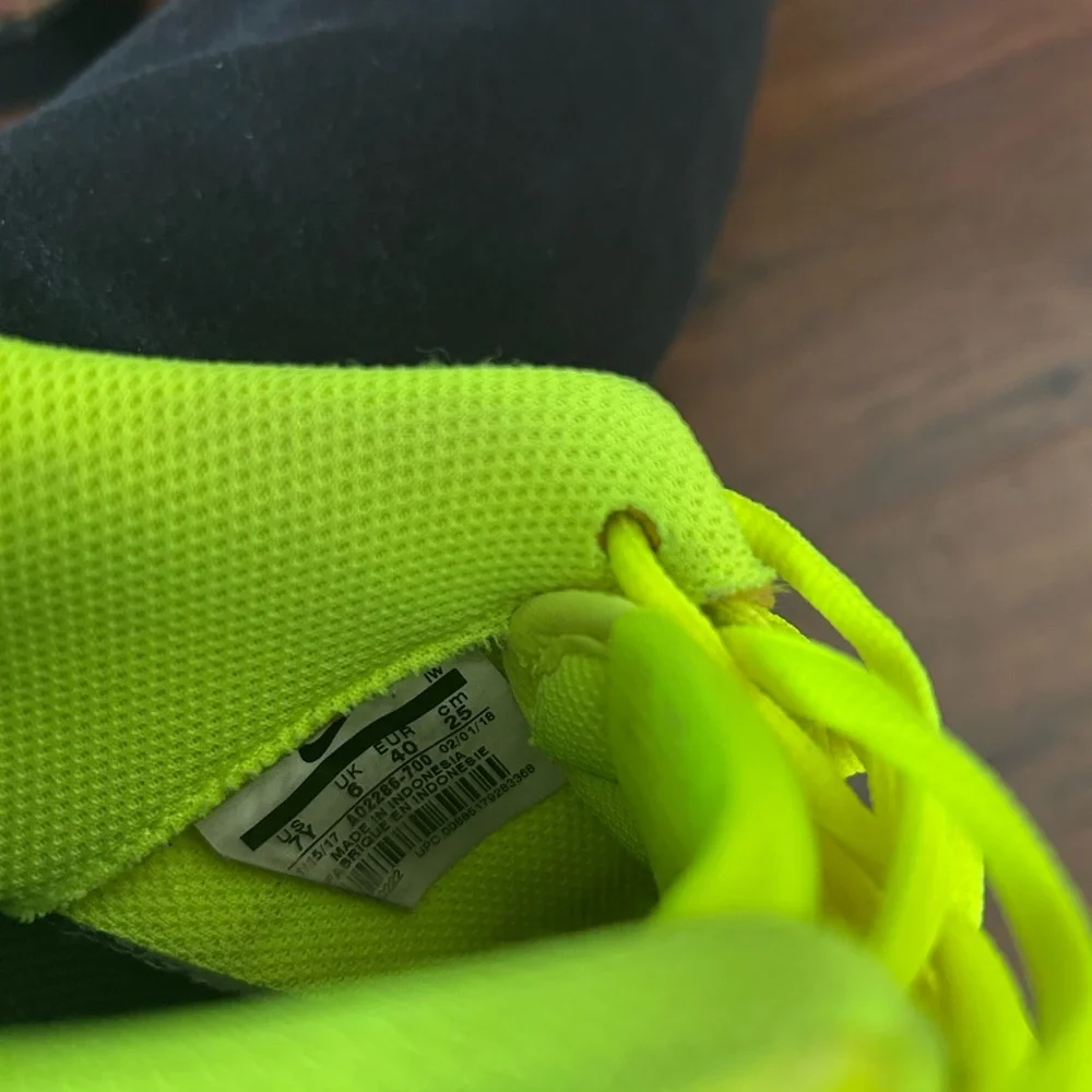 Nike Neon Yellow Women's Sneakers - Picture 7 of 7